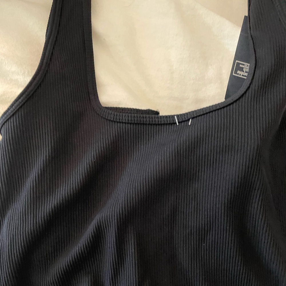 Abrocrombie and Fitch sleeveless black cropped top